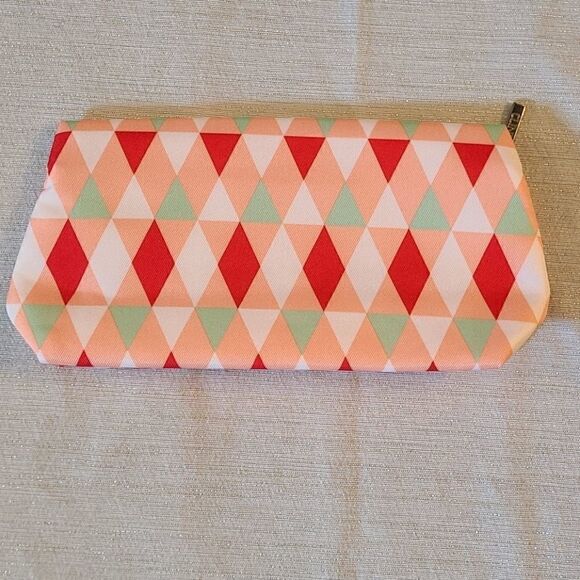 Clinique makeup bag - Picture 2 of 3